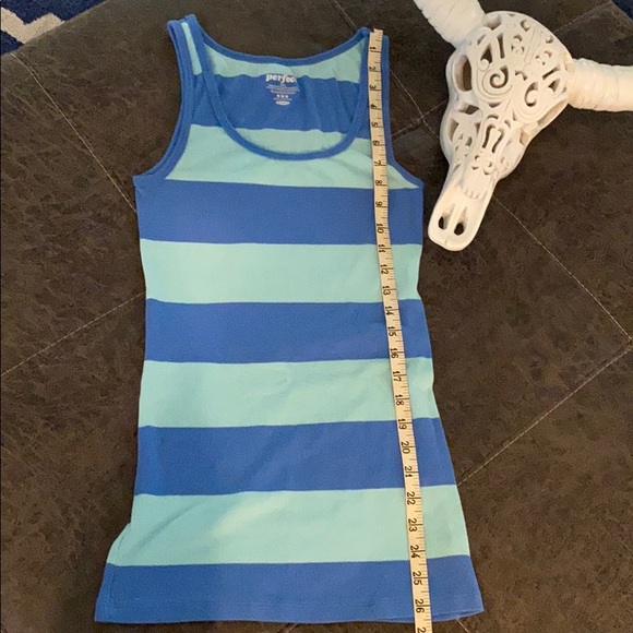 Old Navy perfect tank top - Picture 4 of 5